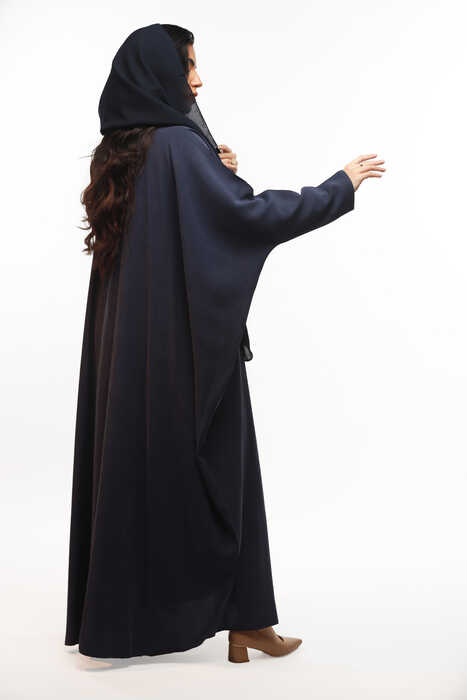 عباية كتان بأكمام مبطنه بتفته رمادي